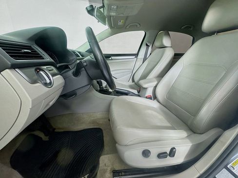 Used 2015 Volkswagen Passat 1.8T Limited Edition image 26