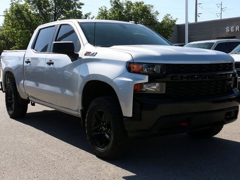 Used 2022 Chevrolet Silverado 1500 Custom Trail Boss w/ LPO, Dark Essentials Package AWD/4WD image 4