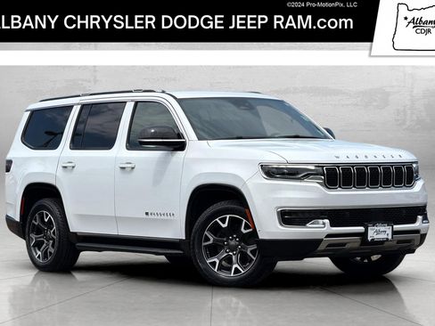 Used 2024 Jeep Wagoneer Series III w/ Flexible Seating Group AWD/4WD image 1
