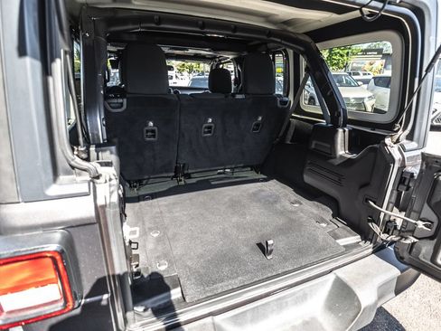 Used 2018 Jeep Wrangler Unlimited Sport S AWD/4WD image 30