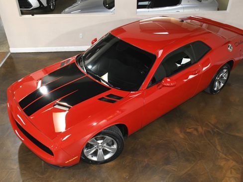 Used 2020 Dodge Challenger SXT image 74