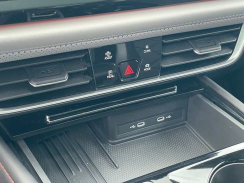 Certified 2025 Volkswagen Atlas Peak Edition SE image 24