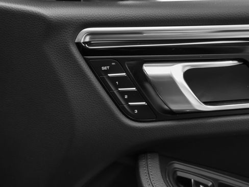 Certified 2020 Porsche Macan S AWD/4WD image 20