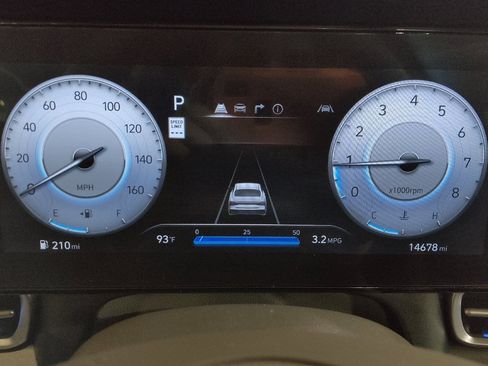 Used 2025 Hyundai Elantra SEL FWD image 23