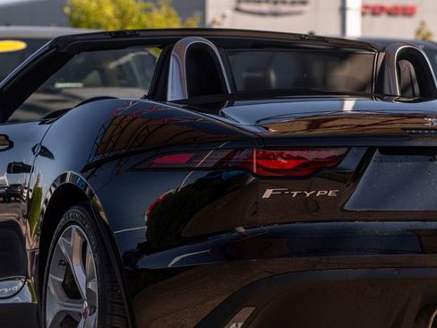 Used 2021 Jaguar F-TYPE Convertible image 15