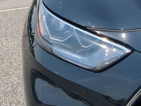 Used 2023 Toyota Highlander Platinum image 10