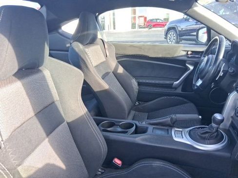 Used 2017 Toyota 86 image 8