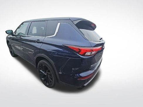 Used 2022 Mitsubishi Outlander SE image 8