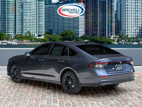Used 2025 Honda Accord SE image 7