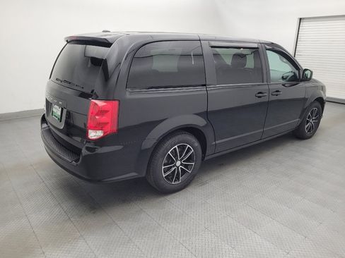 Used 2018 Dodge Grand Caravan SE FWD image 10