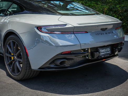 Used 2022 Aston Martin DB11 Coupe RWD image 11