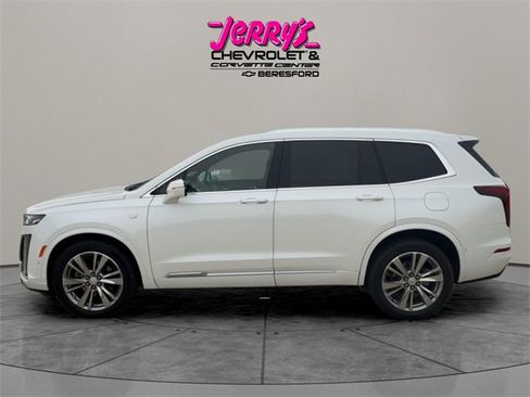 Used 2023 Cadillac XT6 Premium Luxury image 2