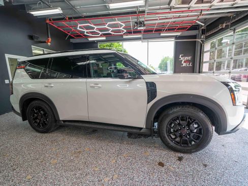 Used 2026 Nissan Armada PRO-4X AWD/4WD image 5