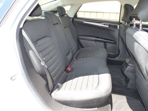 Used 2016 Ford Fusion SE FWD image 35