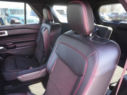 Used 2022 Ford Explorer ST-Line image 14