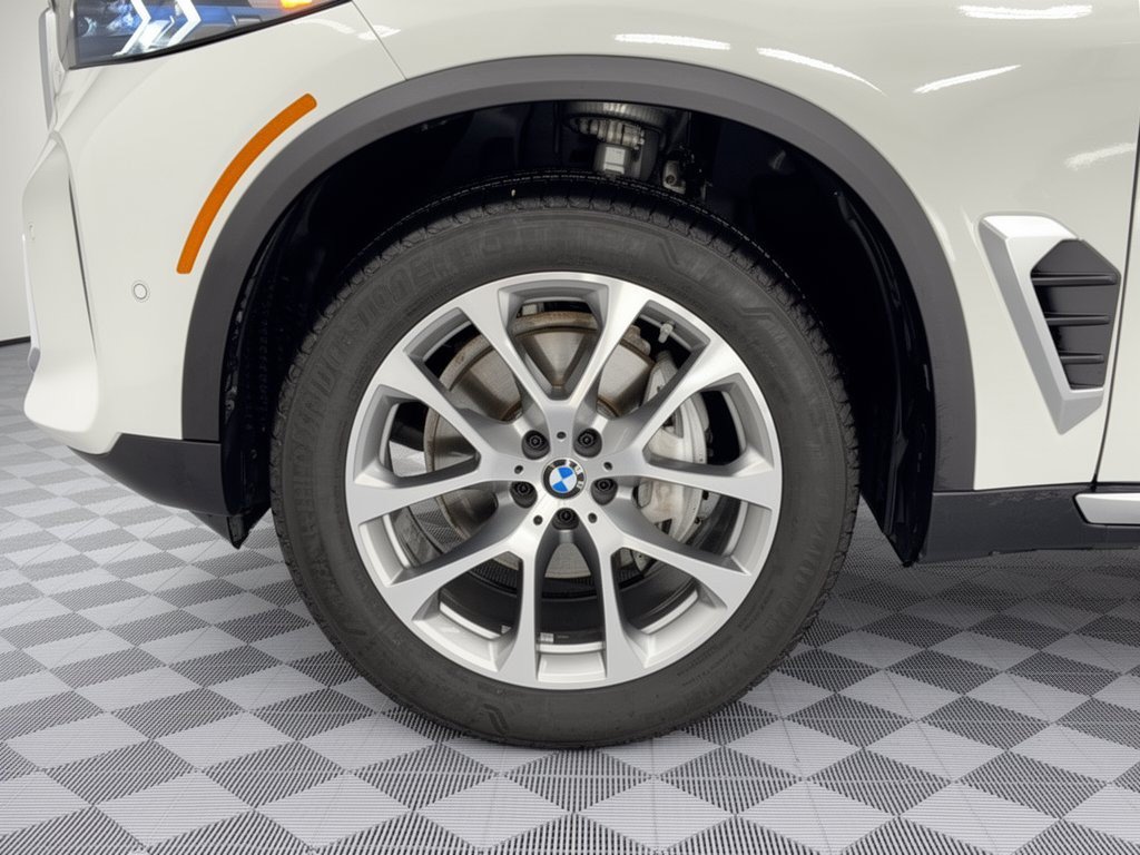 Used 2026 BMW X5 sDrive40i w/ Premium Package RWD image 13