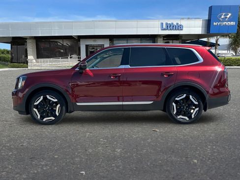 Used 2023 Kia Telluride EX w/ EX Captain's Chair Package FWD image 6