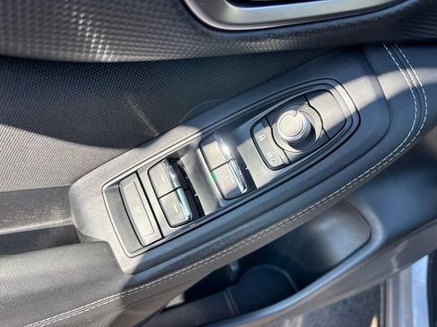Used 2019 Subaru Forester Premium AWD/4WD image 12