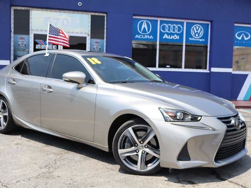 Used 2018 Lexus IS 300 w/ Premium Package RWD image 3