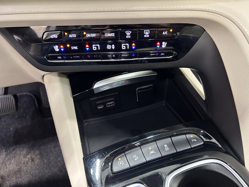 Used 2021 Buick Envision Avenir AWD/4WD image 22