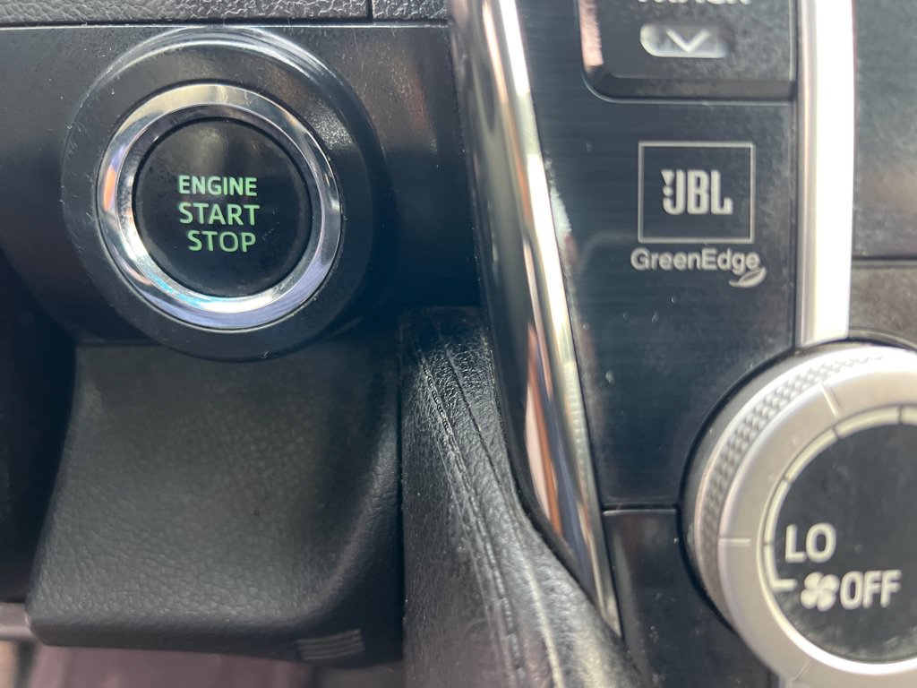 Used 2012 Toyota Camry SE w/ Leather Pkg FWD image 29