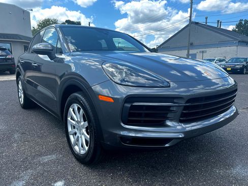 Used 2021 Porsche Cayenne image 3