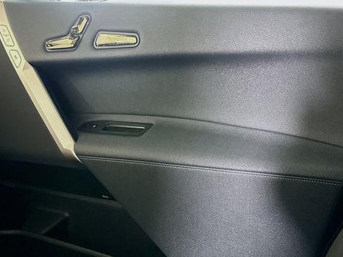 Used 2023 BMW iX xDrive50 w/ Premium Package image 17