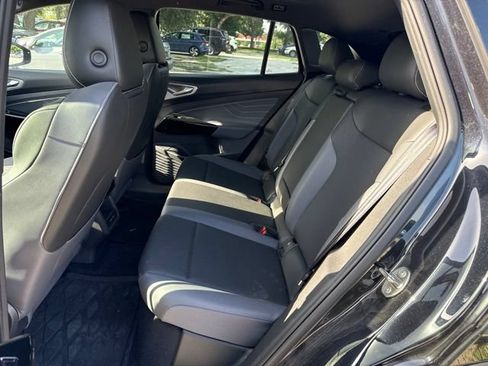 Used 2023 Volkswagen ID.4 Pro S AWD/4WD image 6