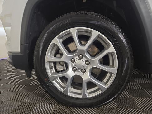 Used 2023 Jeep Compass Latitude AWD/4WD image 34