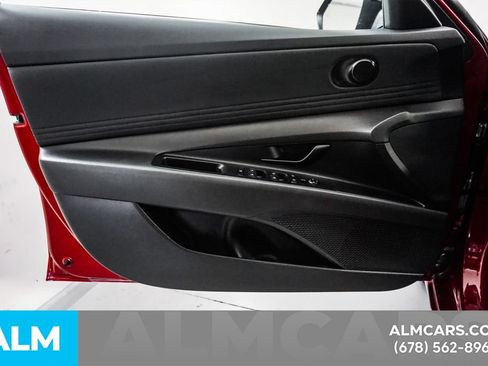 Used 2025 Hyundai Elantra Sport FWD image 44