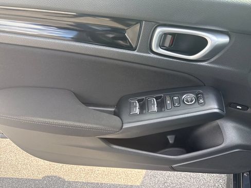 Certified 2024 Honda Civic EX image 3
