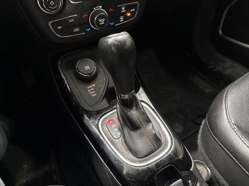 Used 2018 Jeep Compass Limited w/ Navigation Group image 32