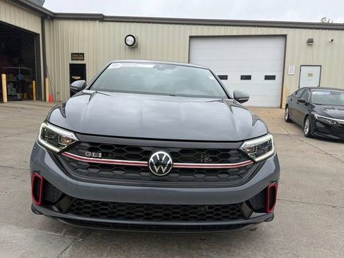 Used 2024 Volkswagen Jetta GLI Autobahn FWD image 8