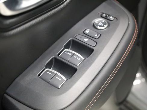 Used 2025 Honda HR-V Sport image 14