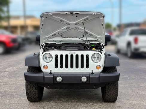 Used 2017 Jeep Wrangler Unlimited Sport w/ Connectivity Group AWD/4WD image 31