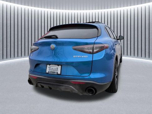 Used 2024 Alfa Romeo Stelvio Veloce image 9