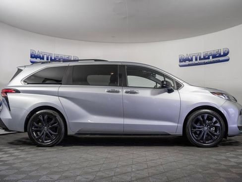 Certified 2022 Toyota Sienna XSE image 12