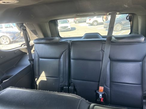 Used 2022 GMC Yukon SLE image 10