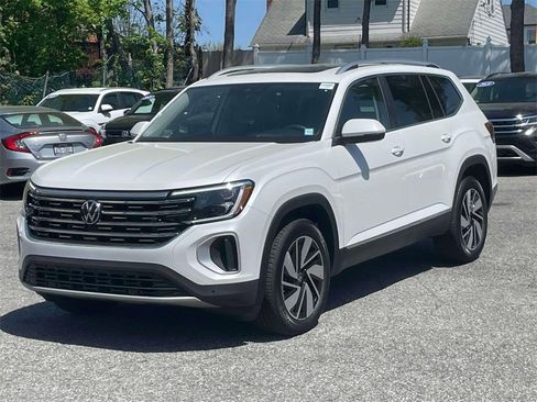 New 2024 Volkswagen Atlas SEL image 4