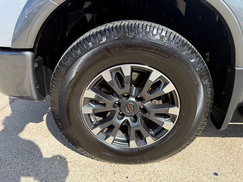 Used 2018 Nissan Titan PRO-4X w/ Pro-4x Utility Package AWD/4WD image 12