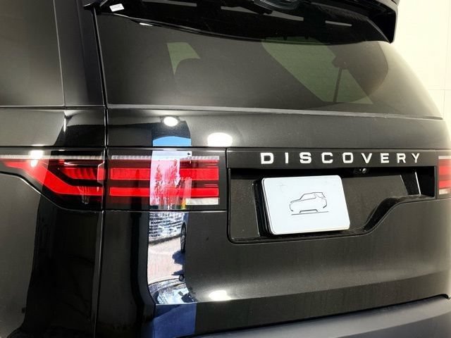 Used 2026 Land Rover Discovery S AWD/4WD image 16