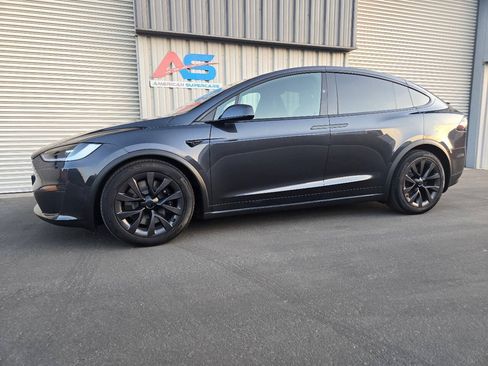 Used 2024 Tesla Model X AWD/4WD image 3