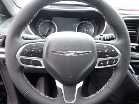 New 2026 Chrysler Pacifica Select AWD/4WD image 17