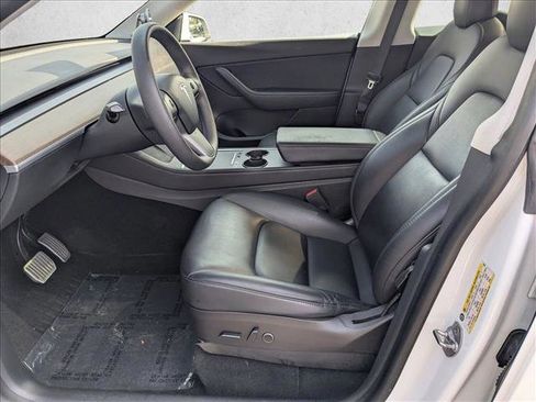 Used 2021 Tesla Model Y Long Range image 15