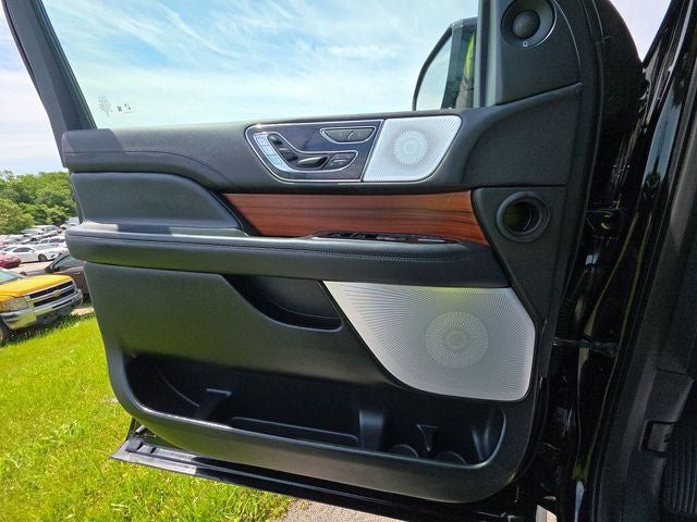 Used 2024 Lincoln Navigator Reserve AWD/4WD image 13