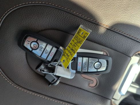 Certified 2025 Ford Expedition King Ranch image 39