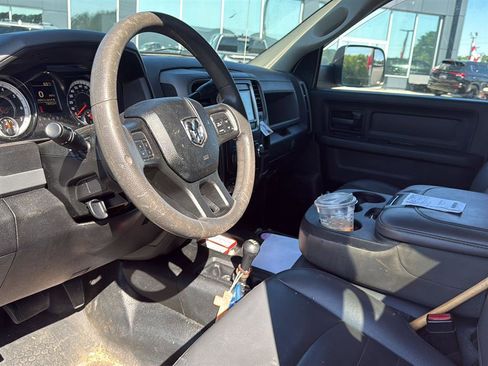 Used 2018 RAM 2500 Tradesman w/ Chrome Appearance Group AWD/4WD image 4