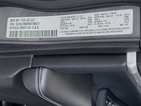 Used 2022 Jeep Grand Cherokee Limited 4xe image 35