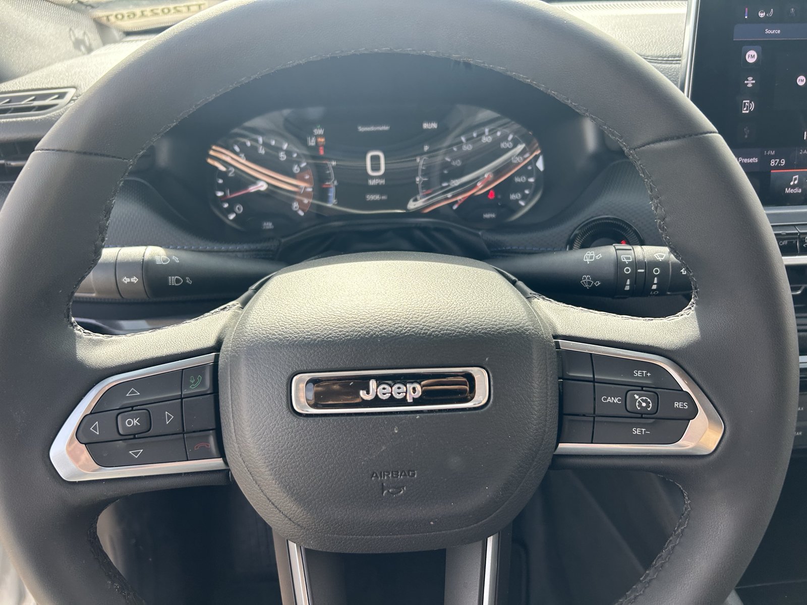 Used 2026 Jeep Compass Latitude AWD/4WD image 18