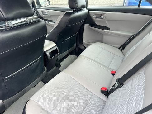 Used 2017 Toyota Camry SE image 28